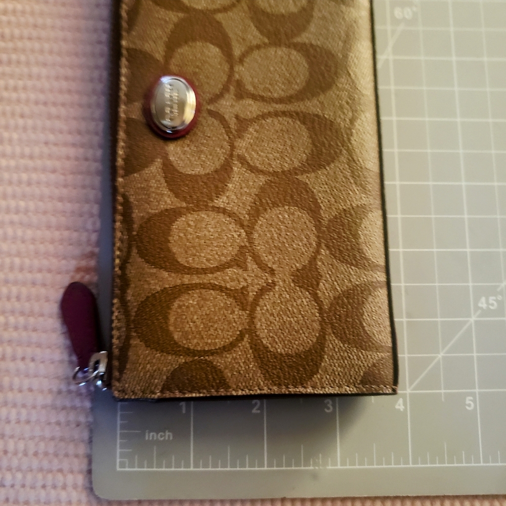 SOLD - Coach Large Peyton Signature Slim Accordion Zip Zippy Wallet - Picture 3 of 14